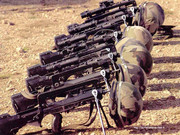 famas800.jpg